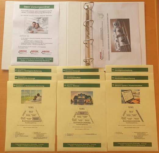 Vorsorgeordner, A4 mit Deckblatt und Index, offen und einer Auswahl an Trennblättern Vorsorgeordner, A4 mit Deckblatt und Index, offen und einer Auswahl an Trennblättern